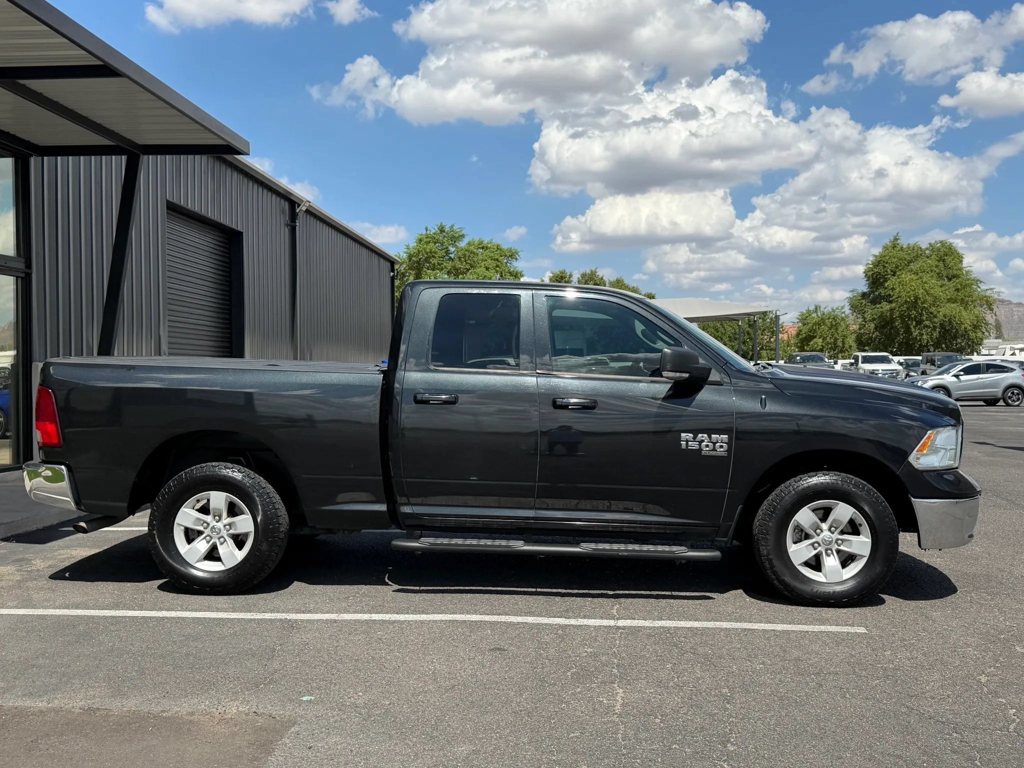 Used 2019 RAM 1500 Classic SLT w/ Luxury Group AWD/4WD image 6