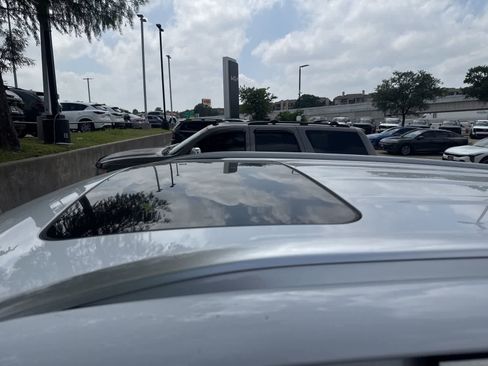 Used 2022 Kia Telluride S AWD/4WD image 16