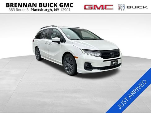 Used 2025 Honda Odyssey Touring image 2