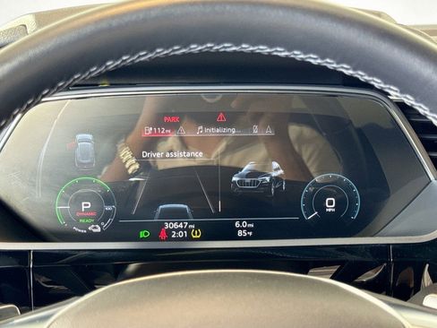 Used 2022 Audi e-tron Premium w/ Convenience Plus Package image 12