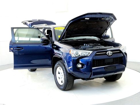 Used 2024 Toyota 4Runner SR5 image 9