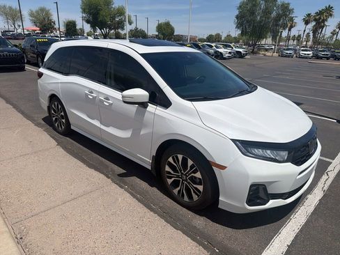 Certified 2025 Honda Odyssey Elite image 4