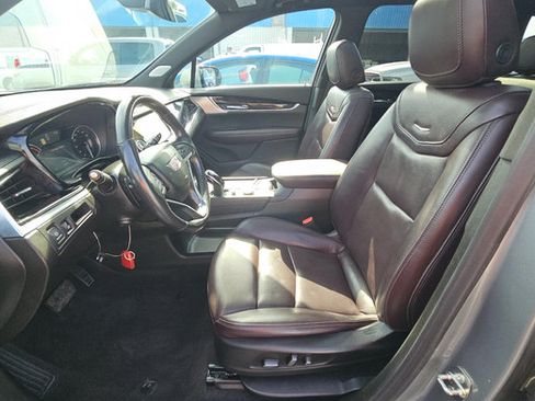 Used 2023 Cadillac XT6 Premium Luxury FWD image 3