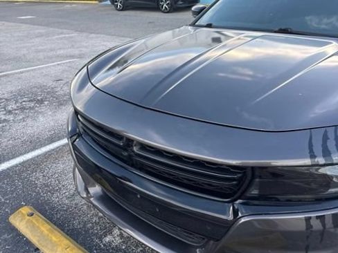 Used 2019 Dodge Charger SXT w/ Plus Group RWD image 4