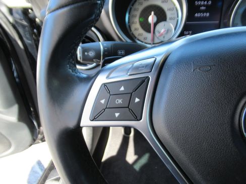 Used 2013 Mercedes-Benz SLK 350 image 16