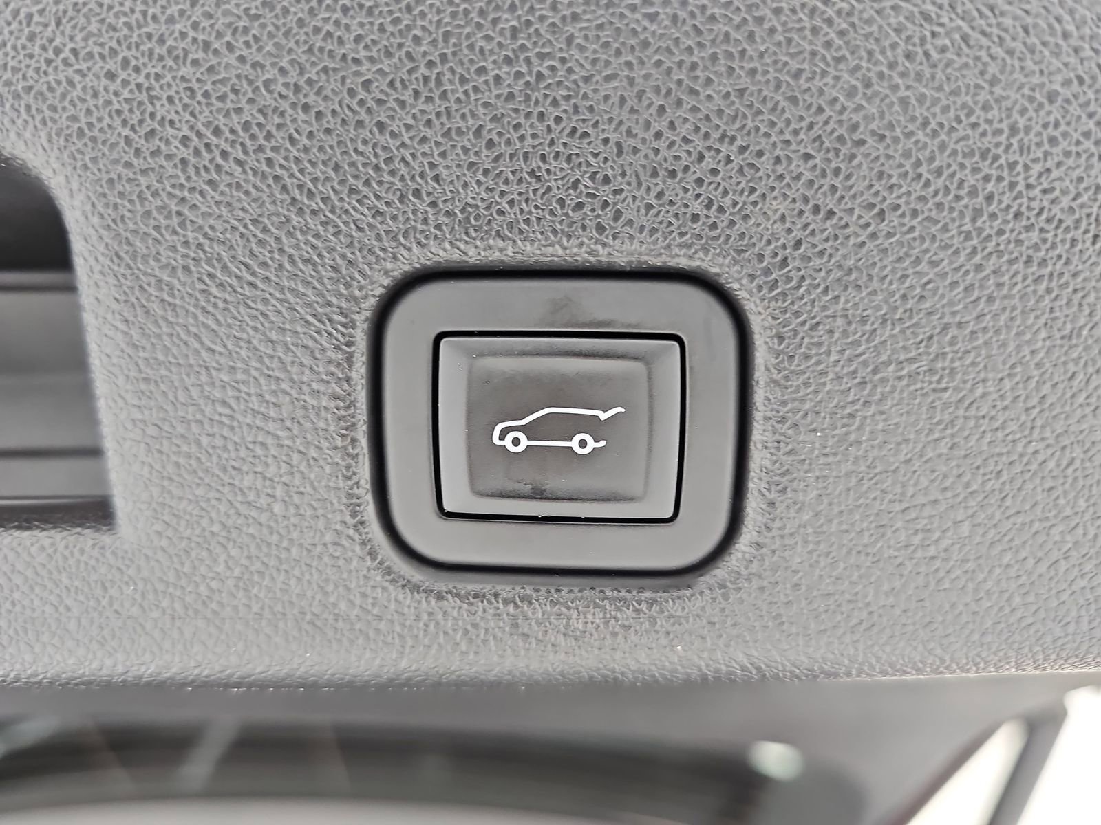 Used 2024 GMC Acadia Elevation FWD image 19