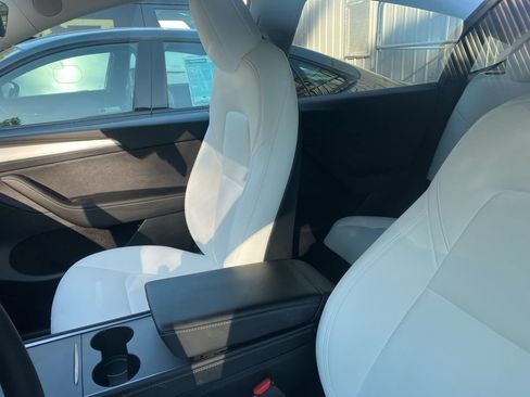 Used 2023 Tesla Model Y Long Range AWD/4WD image 5