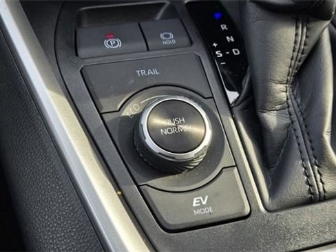 Certified 2025 Toyota RAV4 XLE image 17
