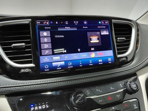 Certified 2024 Chrysler Pacifica Limited image 42