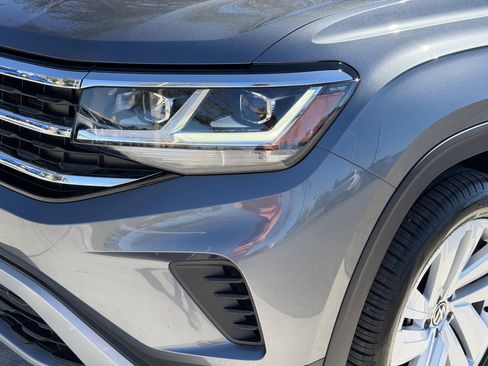 Used 2023 Volkswagen Atlas Cross Sport SE w/ Panoramic Sunroof Package image 9