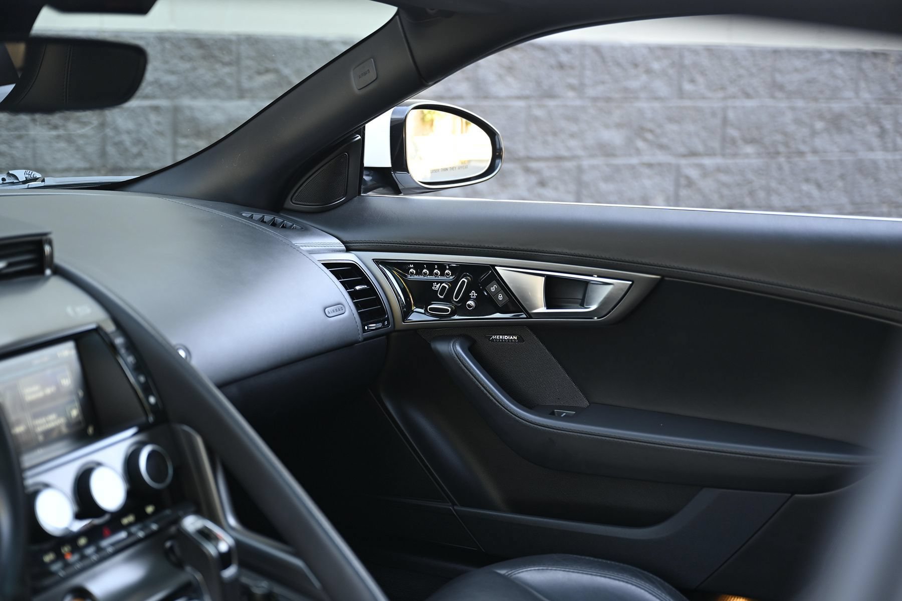 Used 2016 Jaguar F-TYPE S RWD image 23