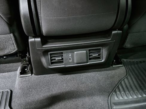 Used 2023 Chevrolet Silverado 1500 LT AWD/4WD image 28