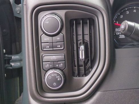 Used 2025 Chevrolet Silverado 1500 Custom Trail Boss AWD/4WD image 18