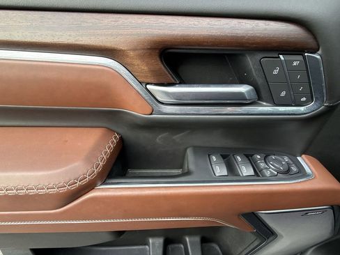 Certified 2025 GMC Sierra 2500 Denali Ultimate w/ Max Trailering Package image 30