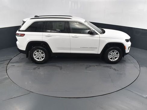 New 2025 Jeep Grand Cherokee Laredo w/ MOPAR Finishing Package AWD/4WD image 43