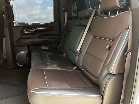 Used 2024 GMC Sierra 1500 Denali w/ Technology Package AWD/4WD image 12