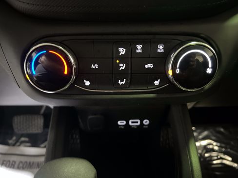 Used 2023 Chevrolet TrailBlazer LT FWD image 20