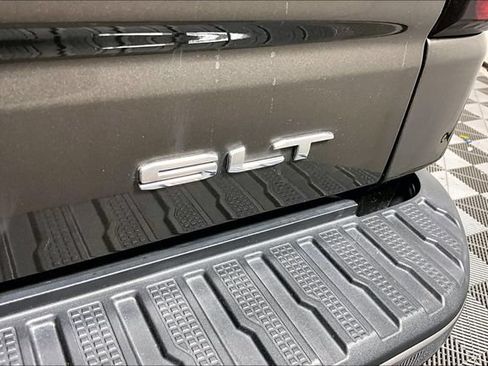 Used 2021 GMC Sierra 1500 SLT w/ X31 Off-Road Package AWD/4WD image 24