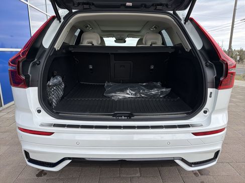 New 2026 Volvo XC60 T8 Ultra w/ Climate Package PRO image 9