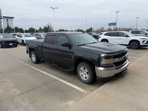 Used 2017 Chevrolet Silverado 1500 LT w/ Trailering Package image 3