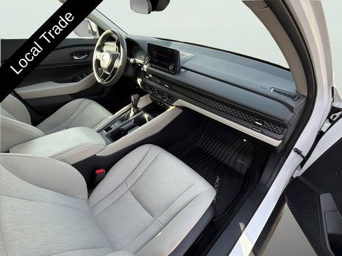 Used 2024 Honda Accord EX image 40