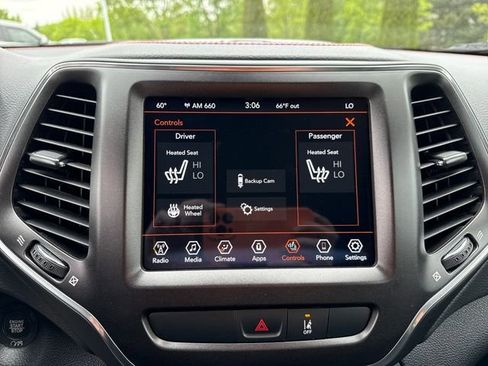 Used 2022 Jeep Cherokee Trailhawk w/ Trailer Tow Group AWD/4WD image 21