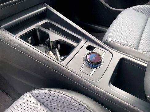 Certified 2025 Volkswagen Tiguan SE R-Line image 14