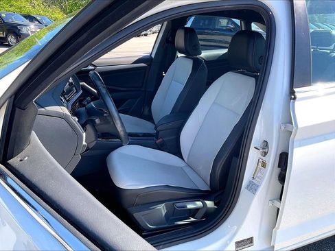 Used 2021 Volkswagen Jetta R-Line FWD image 9