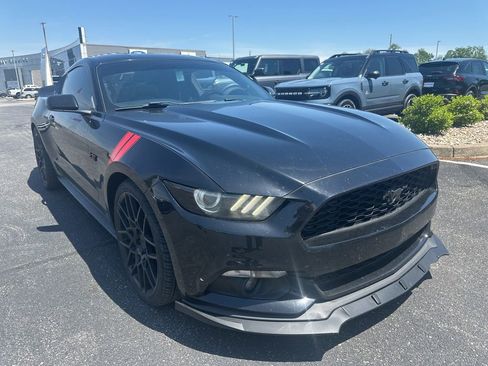 Used 2015 Ford Mustang Coupe RWD image 2