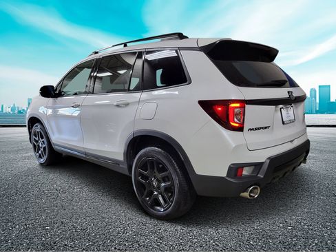 Used 2025 Honda Passport Black Edition image 4