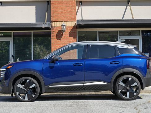 Used 2025 Nissan Kicks SR FWD image 8
