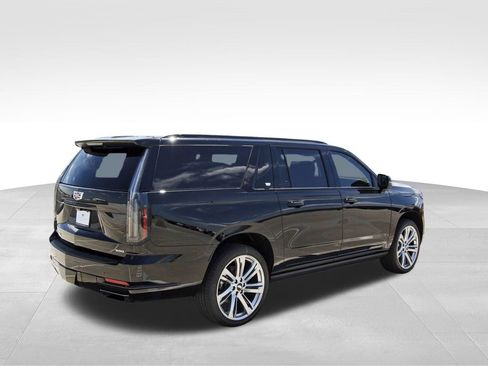 New 2026 Cadillac Escalade ESV Sport w/ Touring Package image 4
