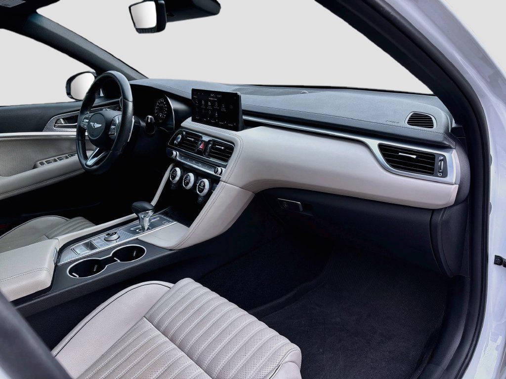 Used 2023 Genesis G70 2.0T w/ Sport Prestige Package RWD image 29