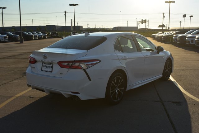Used 2020 Toyota Camry SE FWD image 5