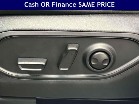 Used 2026 Jeep Cherokee Limited AWD/4WD image 19