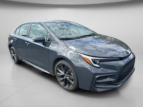 Certified 2024 Toyota Corolla SE FWD image 3