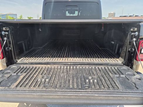 Used 2023 Jeep Gladiator Overland AWD/4WD image 22