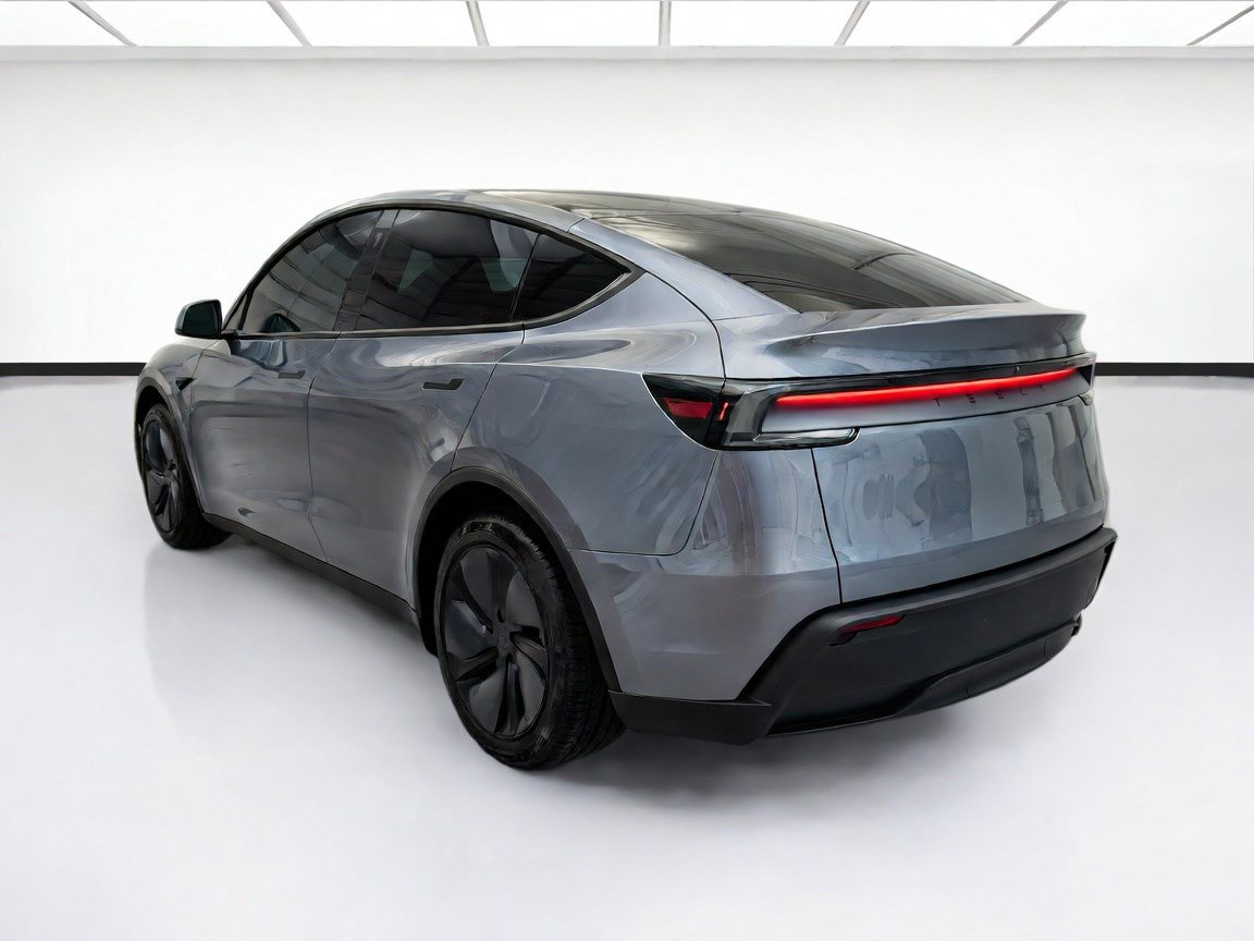 Used 2026 Tesla Model Y 2WD image 6