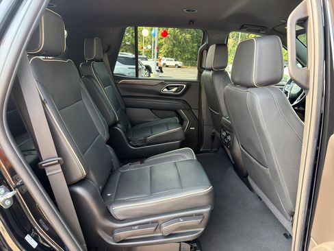 Used 2024 Chevrolet Tahoe Premier AWD/4WD image 28