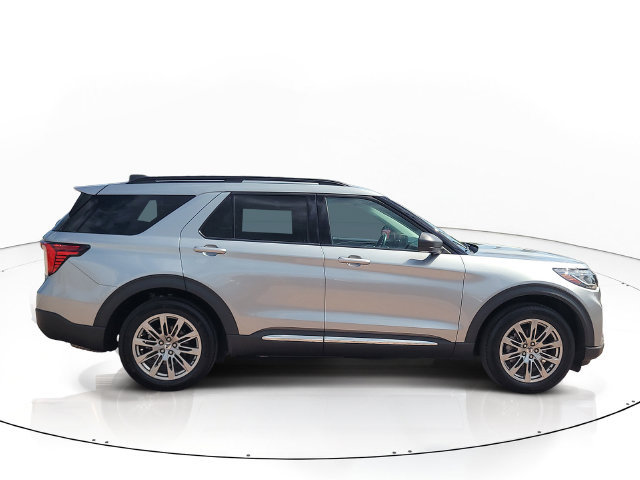 Used 2025 Ford Explorer Active w/ Active Comfort Package AWD/4WD image 4