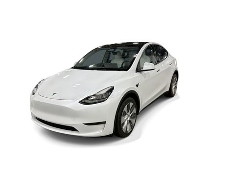 Certified 2023 Tesla Model Y AWD image 1