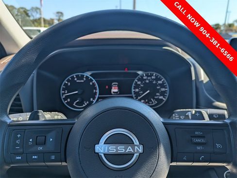 Used 2023 Nissan Rogue S image 28