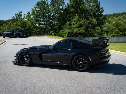 Used 2014 SRT Viper SRT-10 w/ Advanced Aerodynamics Package RWD image 20