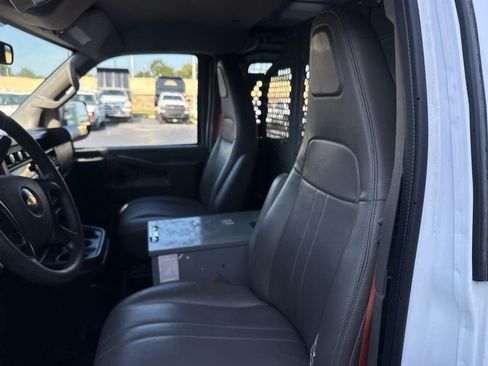 Used 2016 Chevrolet Express 2500 RWD image 13