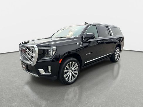 Used 2022 GMC Yukon XL Denali w/ Denali Premium Package AWD/4WD image 8