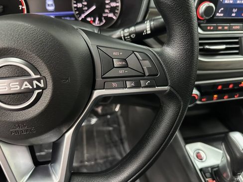 Used 2025 Nissan Altima 2.5 SV AWD/4WD image 16