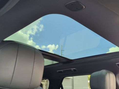 Used 2025 Land Rover Range Rover Sport SE image 20