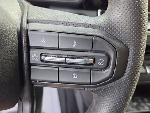 Used 2025 Chevrolet Colorado W/T RWD image 24