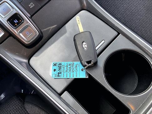 Used 2023 Hyundai Santa Fe SE image 11