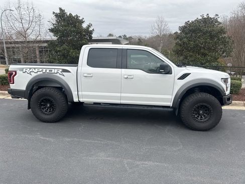 Used 2018 Ford F150 Raptor w/ Equipment Group 802A Luxury image 2